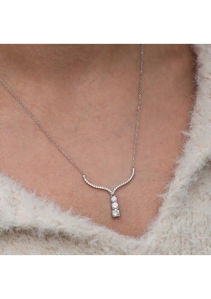 Gümüş Üç Taşlı V Model Kadın Kolye indirimleri
