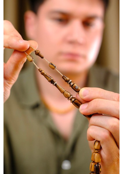 Master Mücahit Şener Otantik Oyma Serisi Kapsül Kesim Öd (Ud) Ağacı Tesbih fiyatları