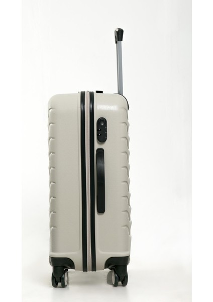 Yefa Pp Polipropilen Kırılmaz Orta Boy Valiz modelleri