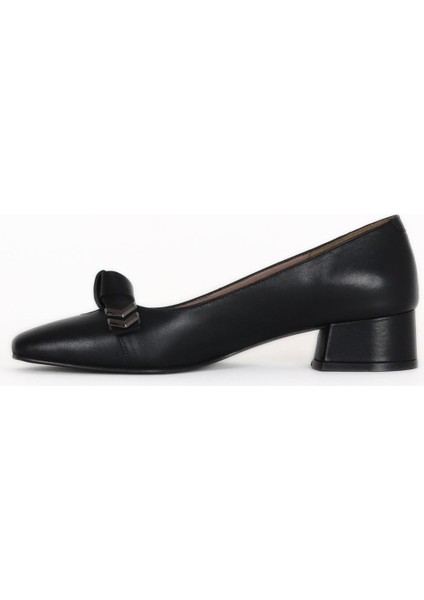 Siyah Deri Kadın Az Topuklu Ayakkabı 33WA0802 33WA0802 modelleri