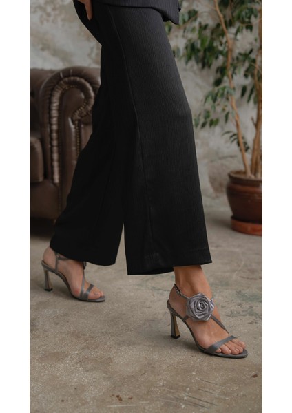 Yester Gri Saten Topuklu Ayakkabı modelleri