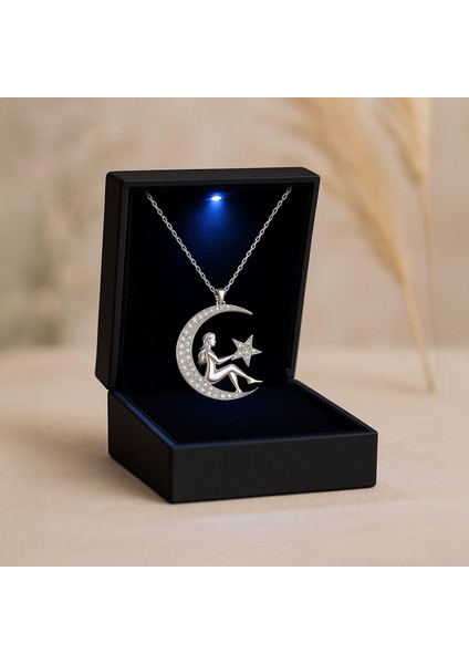 Işıklı Kutuda Ay Perisi Gümüş Kolye