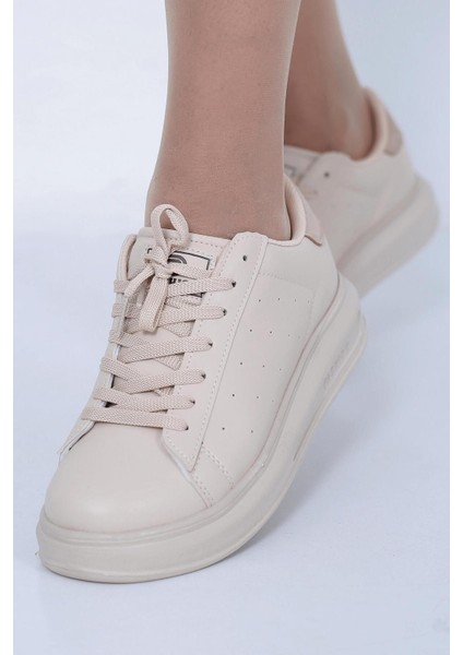 Rahat Kalıp Bağcıklı Sneaker fırsatları