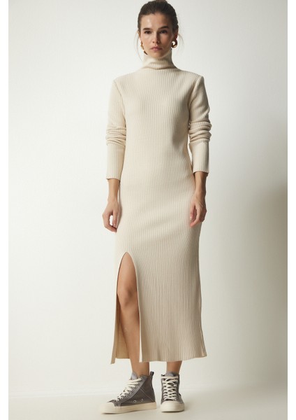 Dik Yaka Yırtmaçlı Triko Elbise LBV0023 Krem