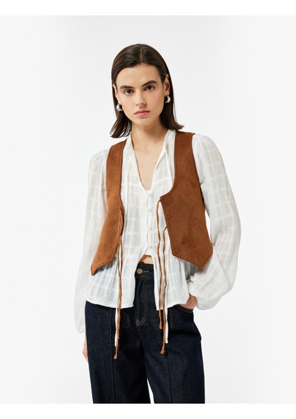 Slim Fit Önden Bağlama Detaylı Fiyonklu Suni Süet Crop Yelek