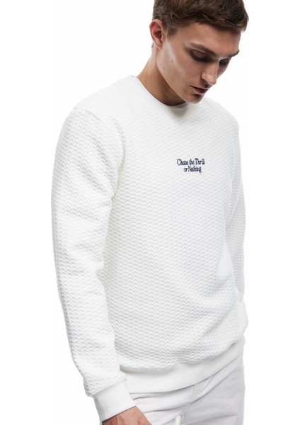 Uzun Kollu Bisiklet Yaka Dokulu Işlemeli Sweatshirt