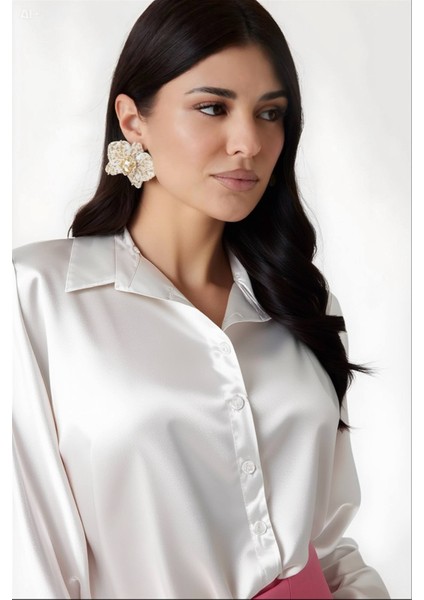 Kadın Beyaz Hafif Dökümlü Saten Yüzeyli Gömlek HZL22W-BD139641 fırsatları