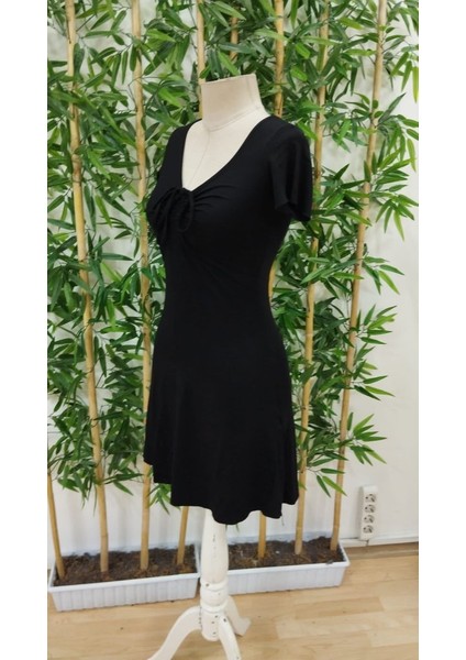 Kadın Kısa Kollu Derin Büzgülü V Yakalı Viskon Elbise