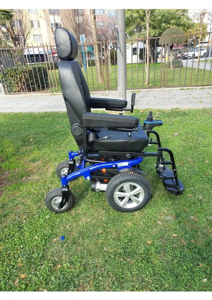 P265 Akülü Tekerlekli Sandalye