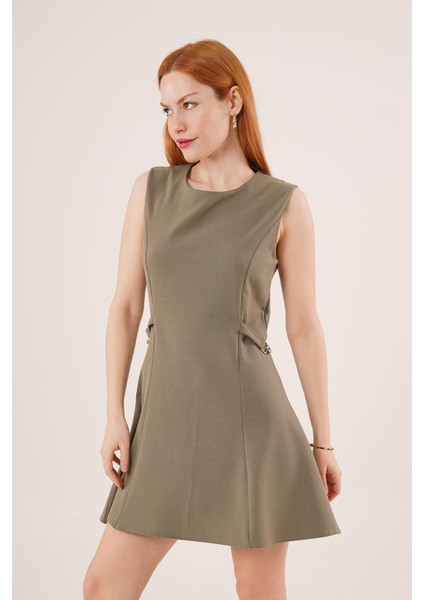 Yanları Zincir Detaylı Sıfır Kol Haki Mini Elbise fırsatları