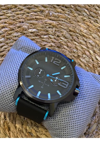 Çelik Kasa Erkek Kol Saati - Siyah Silikon Kordon - 6042