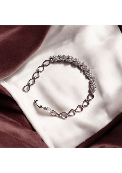 Damla Zincirli Şık V Taşlı Klipsli Çelik Bileklik