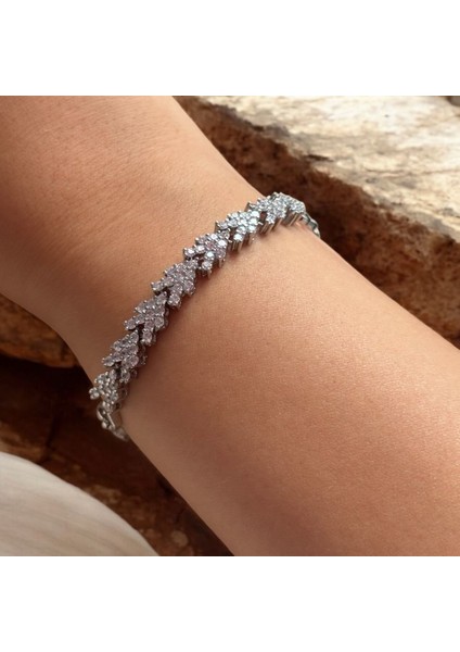 Damla Zincirli Şık V Taşlı Klipsli Çelik Bileklik fiyatları