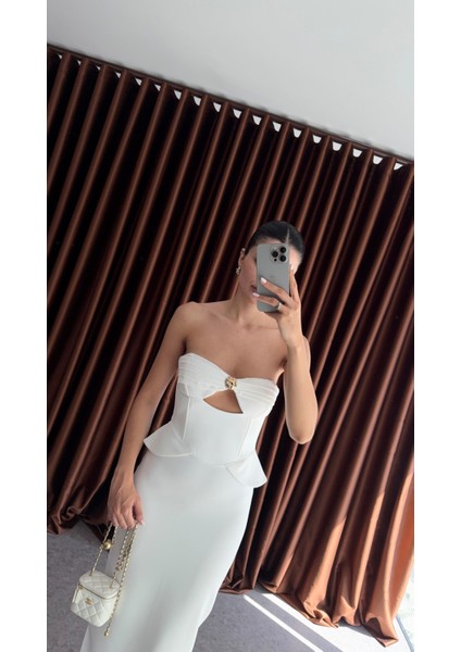 Göğüs Gold Detaylı Beyaz Elbise fırsatları