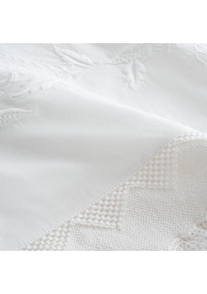 Paye Çift Kişilik Nevresim Takımı %100 Organik Pamuk Percal Nakışlı Dantelli Krem 200X220 cm