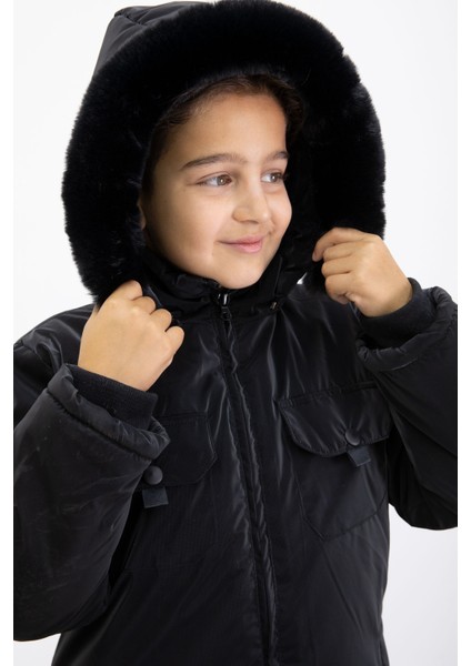 Siyah Çıtçıtlı Göğüs Cepli Içi Kürklü Erkek Çocuk Kapüşonlu Mont 21349 indirimleri
