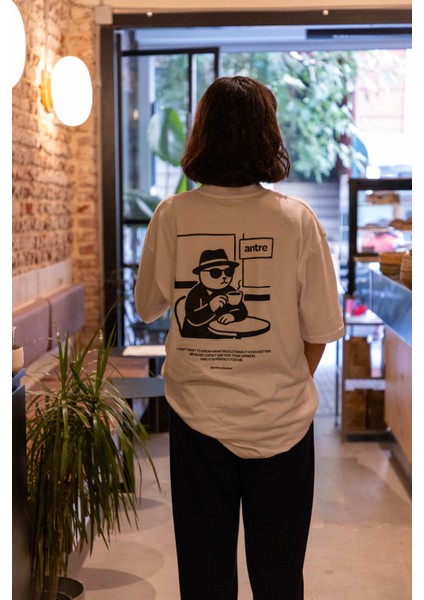 Illüstrasyonlu Unisex Tişört | Oversize Kalıp, %100 Pamuk