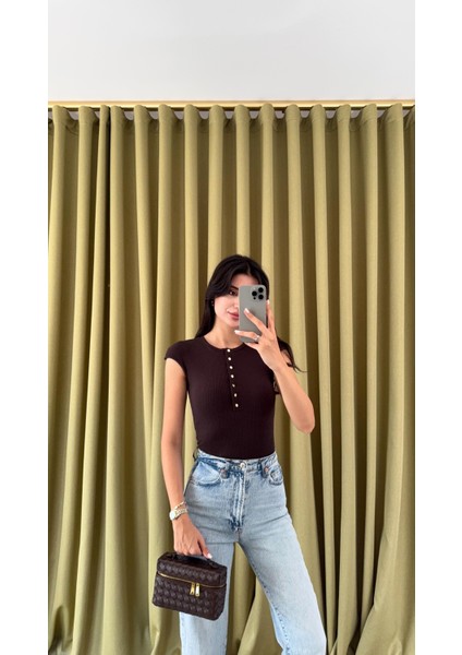 Gold Düğmeli T Kol Basic Acı Kahve Triko