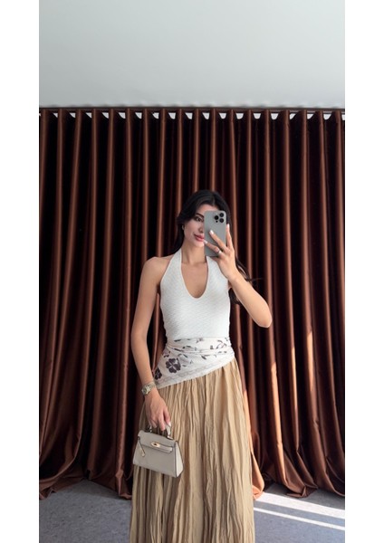 Dokulu Halter Yaka Beyaz Triko