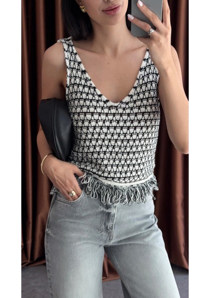 Siyah-Beyaz Örgü Desenli Triko fırsatları