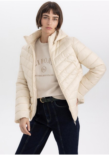 Su Geçirmez Hafif Şişme Mont Kapüşonlu Kapitoneli Fermuarlı Cepli Basic Düz Mevsimlik B2030AX24SP fırsatları