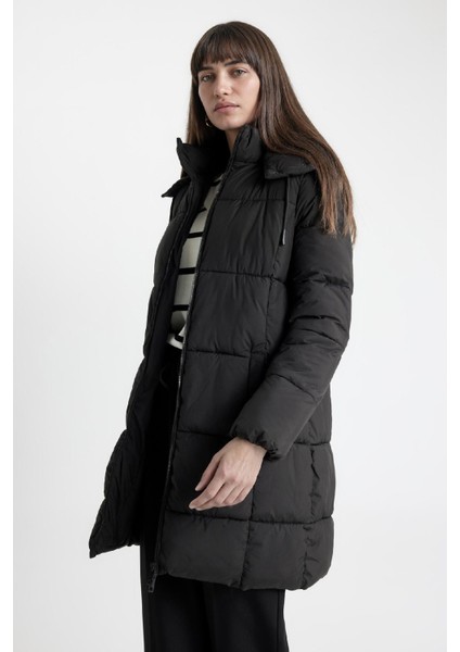 Puffer Şişme Uzun Mont Parka Su Geçirmez Regular Kalıp Çıkarılabilir Kapüşonlu A1315AX24WN modelleri