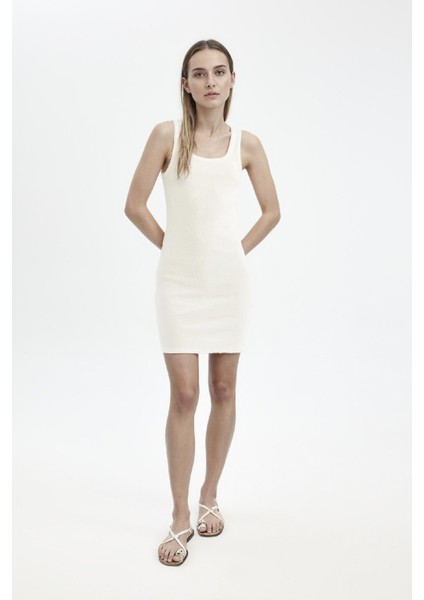 Coool Bodycon Vücudu Saran Basic Düz Fitilli Kaşkorse Kolsuz Mini Beyaz Elbise A0732AX24SM fiyatları