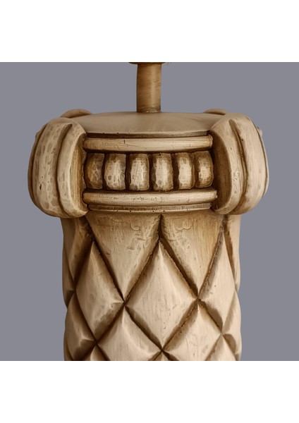 Molde Desenli Krem Abajur fırsatları