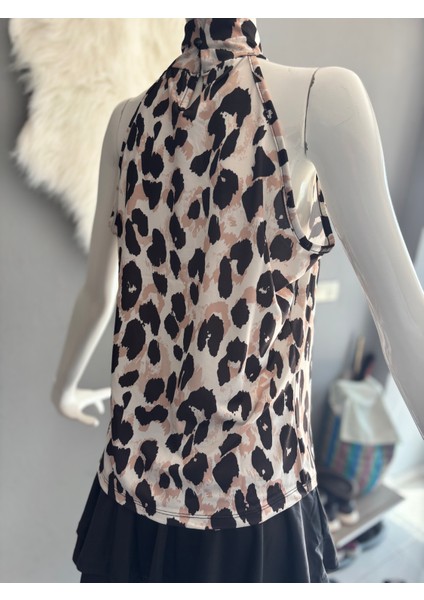 Leopar Desenli Mikro Kumaş Bluz 56CM fırsatları
