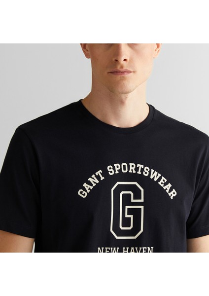 Erkek Siyah Regular Fit Bisiklet Yaka Logolu T-Shirt fırsatları