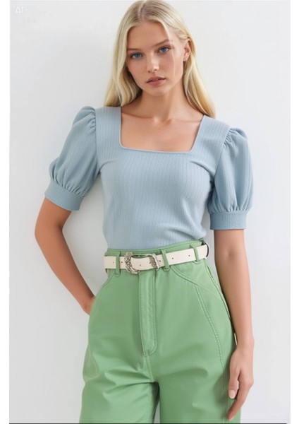 Kadın Açık Mavi Kare Yaka Örme Bluz HZL22W-BD104091