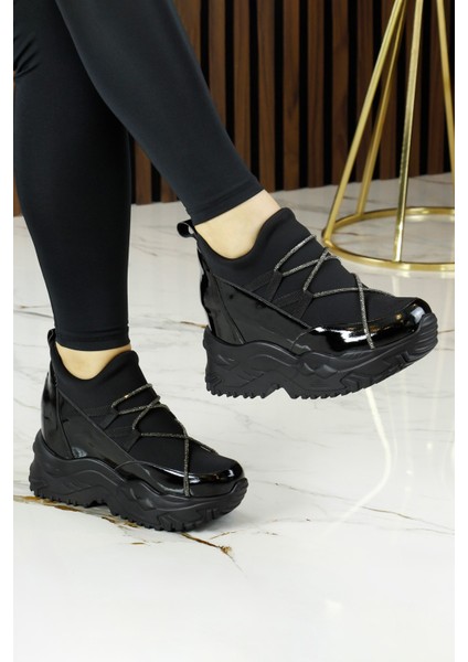 Mevira Siyah Rugan Streç Gümüş Zincirli Gizli Dolgu Topuklu Günlük Ayakkabı