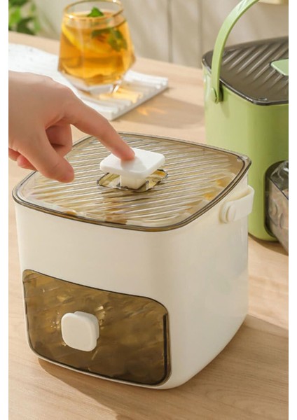 Buz Kalıbı ve Saklama Kutusu Pratik ve Kullanışlı Buz Kalıbı fırsatları