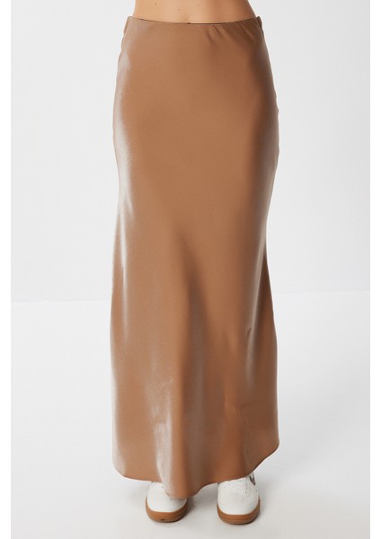 Işıltılı Saten Yüzeyli Uzun Etek LFH0012 Taba modelleri