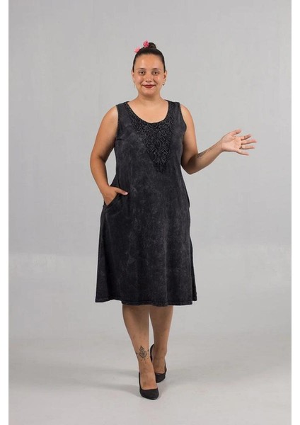 Kadın Büyük Beden Yuvarlak Yaka Güpür Detaylı Cepli Yıkamalı Kolsuz %100 Pamuk Elbise fırsatları