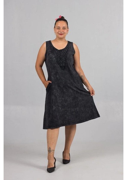 Kadın Büyük Beden Yuvarlak Yaka Güpür Detaylı Cepli Yıkamalı Kolsuz %100 Pamuk Elbise indirimleri