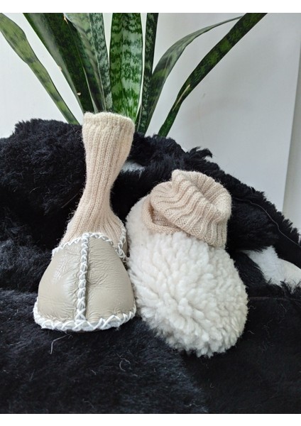 Bebek Unisex Organik Kuzu Derisi Ilk Adım Ayakkabısı Çoraplı Panduf Patik Beyaz Krem