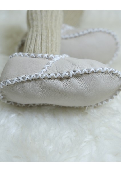 Bebek Unisex Organik Kuzu Derisi Ilk Adım Ayakkabısı Çoraplı Panduf Patik Beyaz Krem modelleri