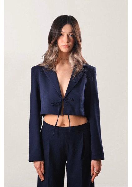 Bağlama Detay Crop Blazer Ceket