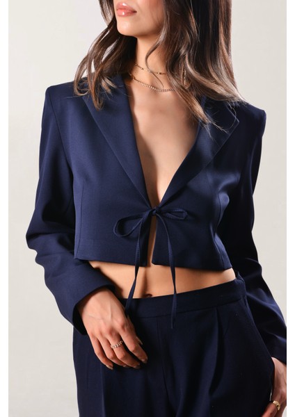 Bağlama Detay Crop Blazer Ceket fiyatları