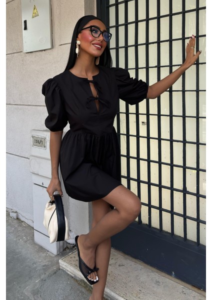 Kadın Siyah Poplin Fiyonk Balon Kollu Kısa Elbise