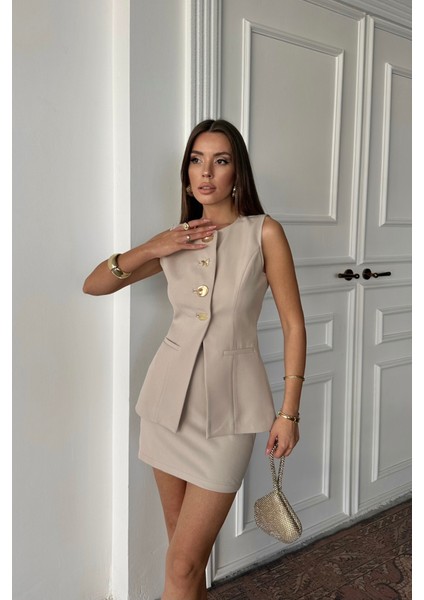Mottisfashion Klasik Gold Düğmeli Yelek - Kısa Etek Takım - Bej fırsatları