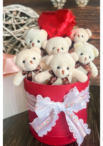 Premium Silindir Hediye Kutusunda, Kalpli Balonlu 6’lı Beyaz Ayıcık Buketi