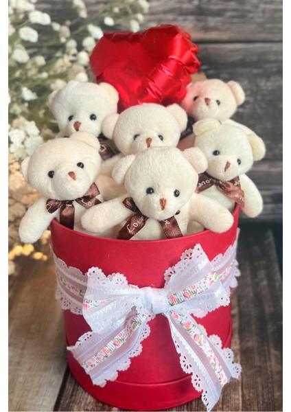 Premium Silindir Hediye Kutusunda, Kalpli Balonlu 6’lı Beyaz Ayıcık Buketi modelleri