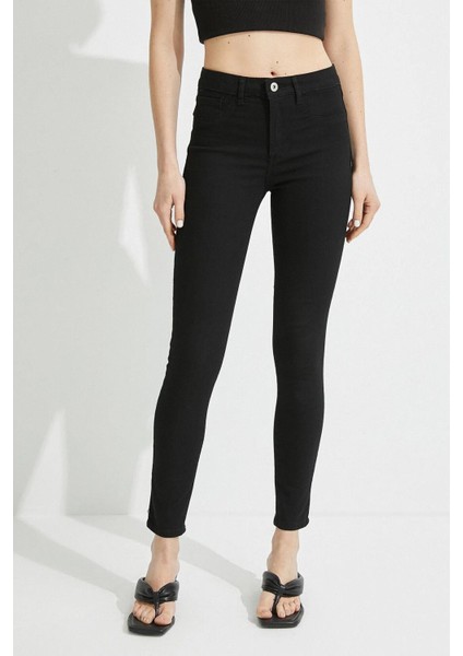 Kadın Siyah Dar Paça Skinny Pantolon modelleri