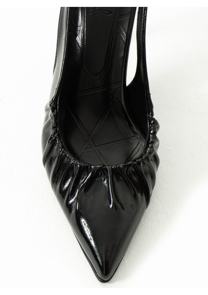 Büzgülü Topuklu Ayakkabı