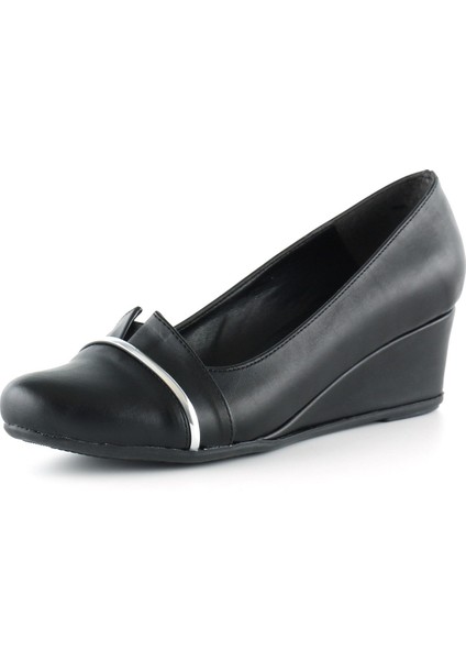 Colel Siyah Metal Detaylı Yuvarlak Burun Dolgu Topuklu Günlük Ayakkabı