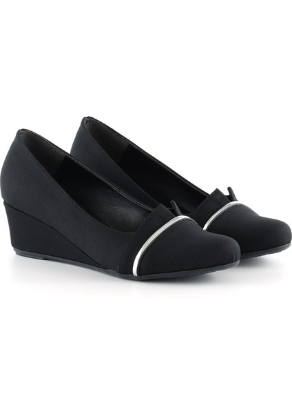 Colel Siyah Krep Metal Detaylı Yuvarlak Burun Dolgu Topuklu Günlük Ayakkabı indirimleri