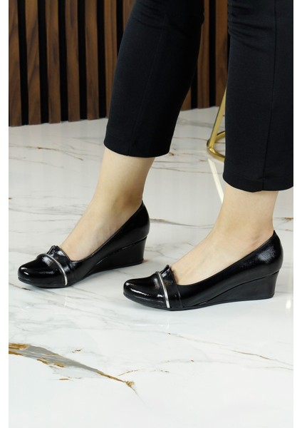 Colel Siyah Rugan Metal Detaylı Yuvarlak Burun Dolgu Topuklu Günlük Ayakkabı indirimleri