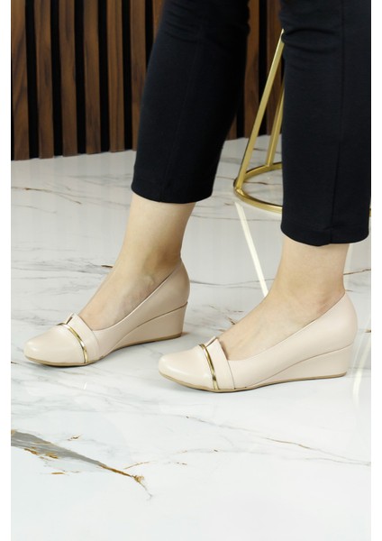 Colel Ten Metal Detaylı Yuvarlak Burun Dolgu Topuklu Günlük Ayakkabı modelleri